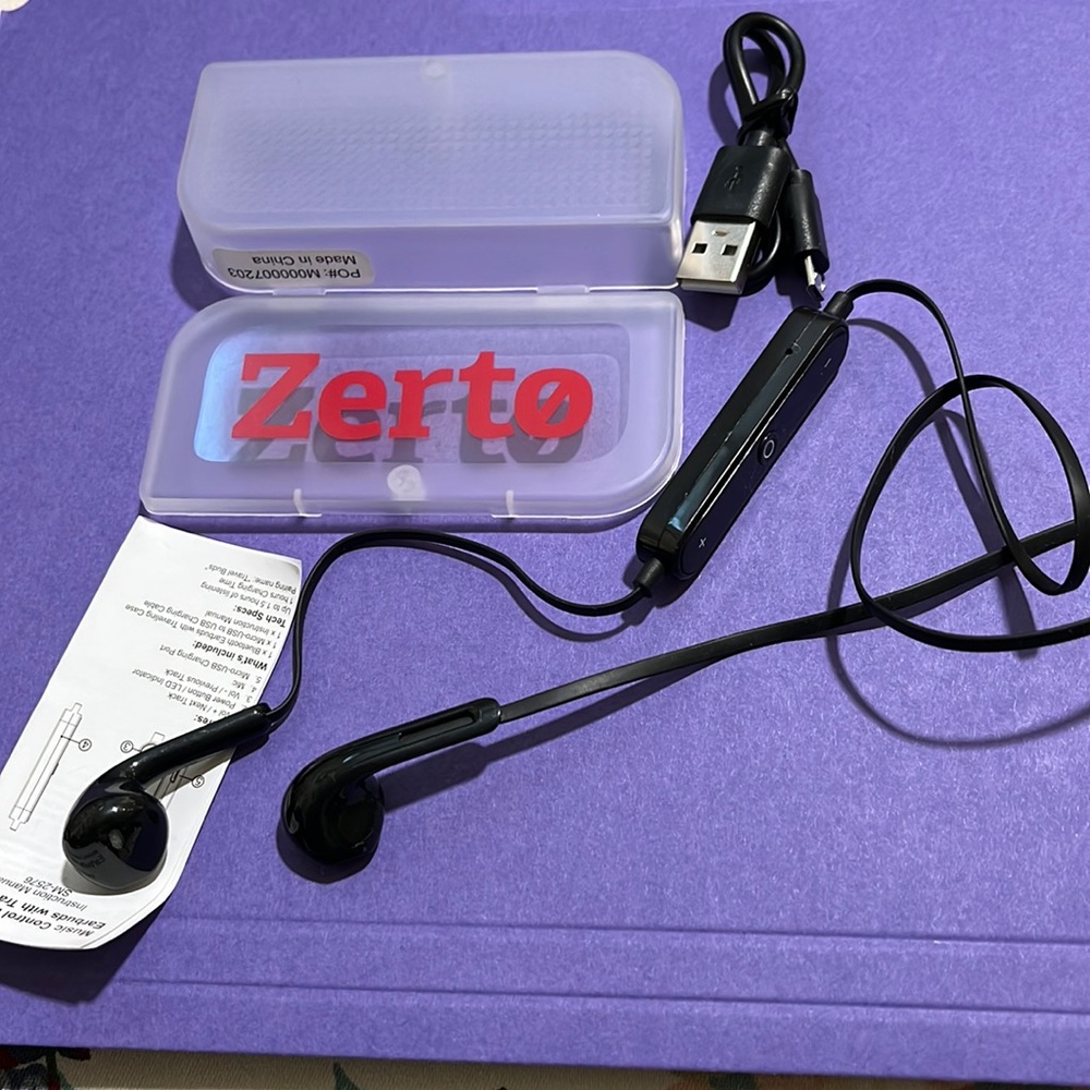 Zerto music control Bluetooth earbuds with travel case